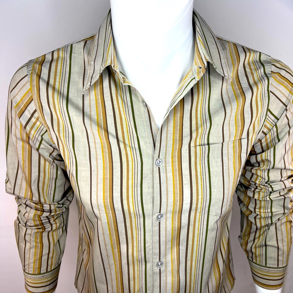BOSS HUGO BOSS MENS LONG SLEEVES SIZE M, DARK TAN BASE WITH BROWN & GREEN LINES